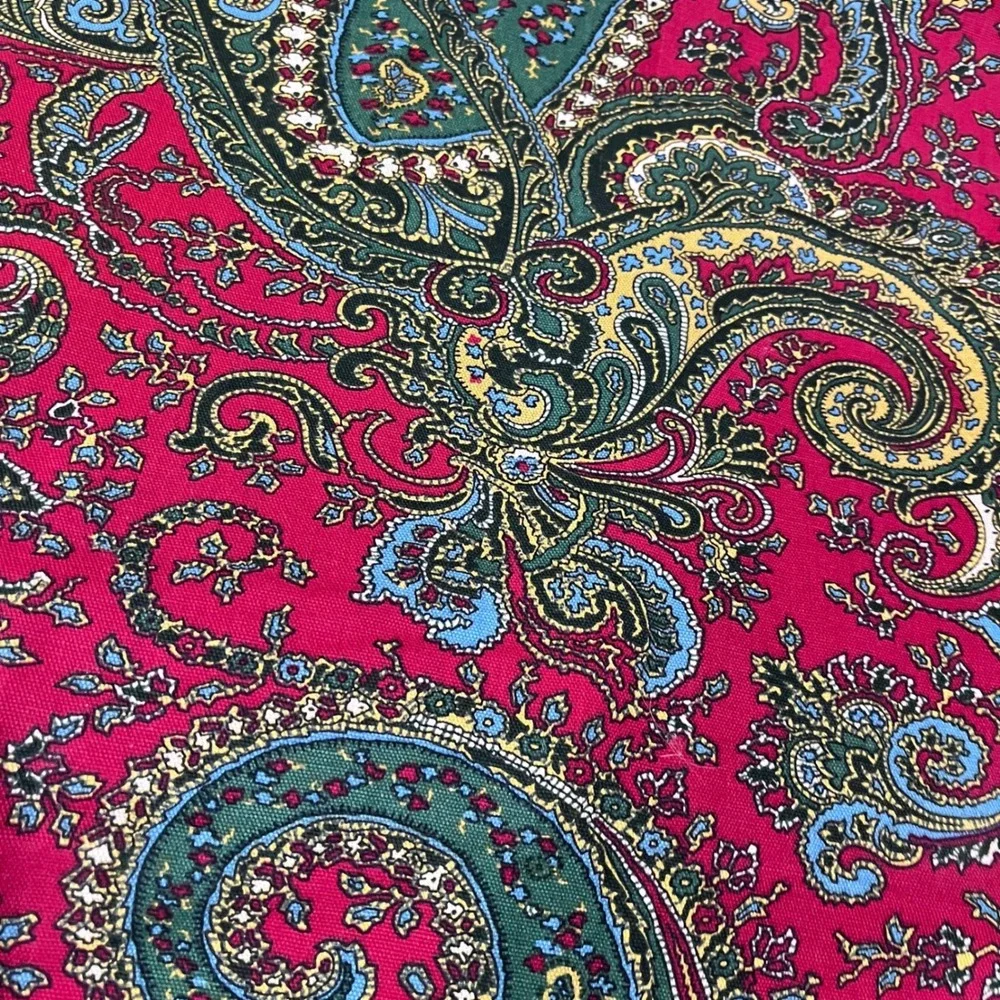 Unbranded classic paisley